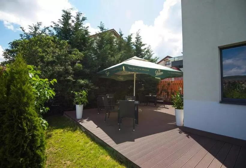 Majatalo Panorama Business Inn