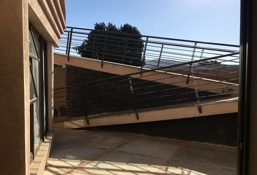 پانسیون Valley View Lodge