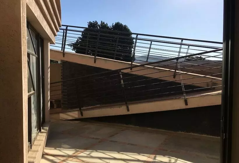 پانسیون Valley View Lodge