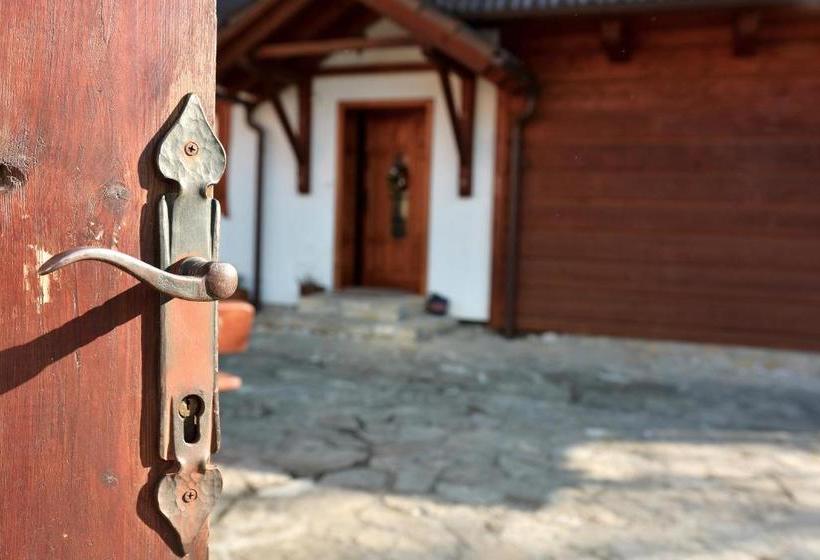 Alberg Penzion V Podhradí