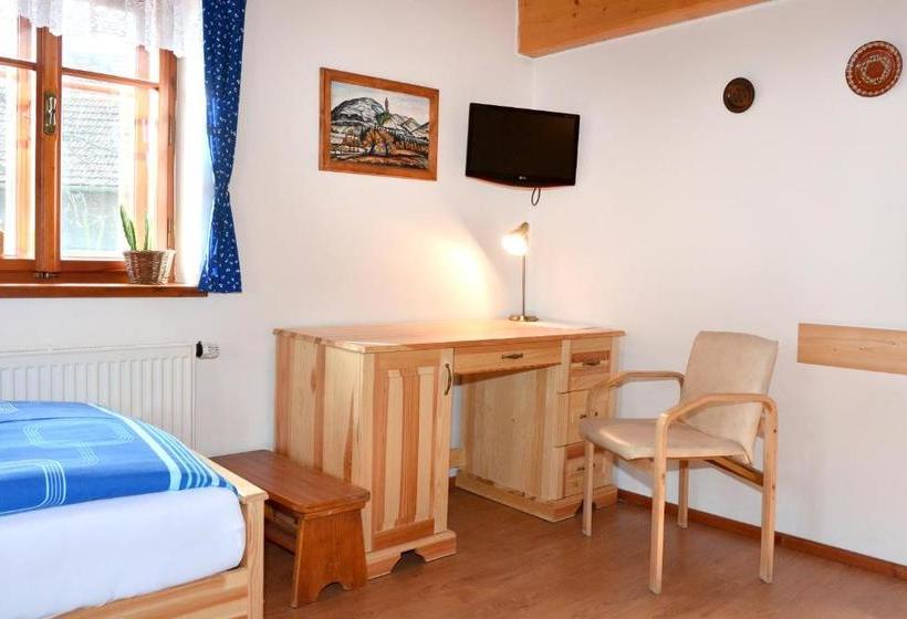 Alberg Penzion V Podhradí