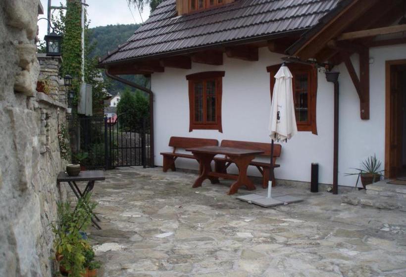 Alberg Penzion V Podhradí