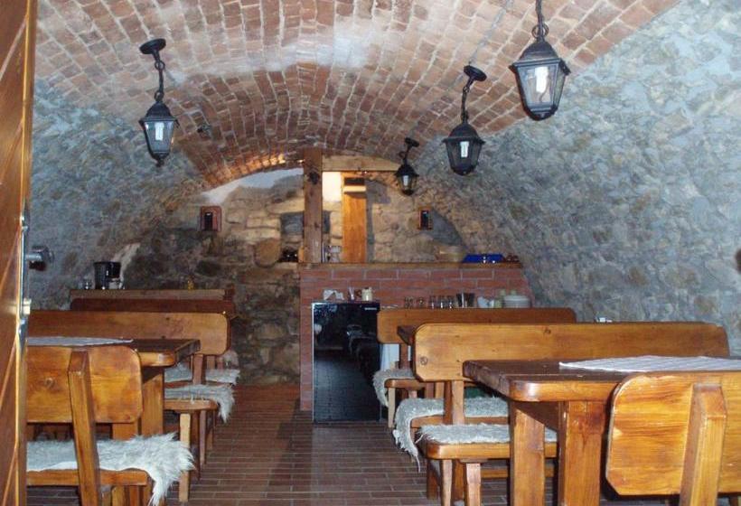 Alberg Penzion V Podhradí