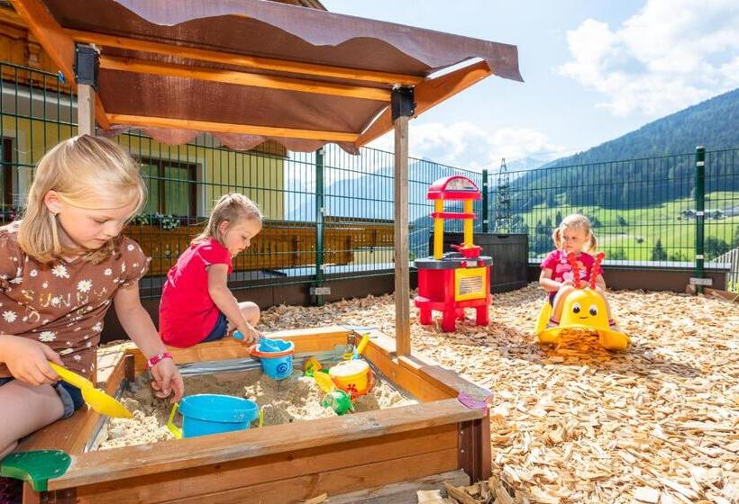 ホテル Biobauernhof Aslgut