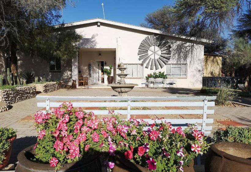 هتل Terra Rouge Guestfarm & Sonstraal Farmhouse