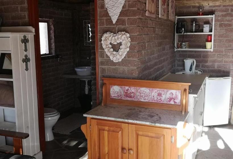 هتل Terra Rouge Guestfarm & Sonstraal Farmhouse