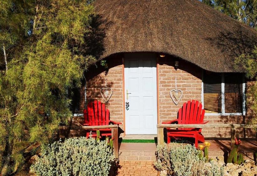 هتل Terra Rouge Guestfarm & Sonstraal Farmhouse