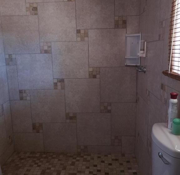 هتل Terra Rouge Guestfarm & Sonstraal Farmhouse