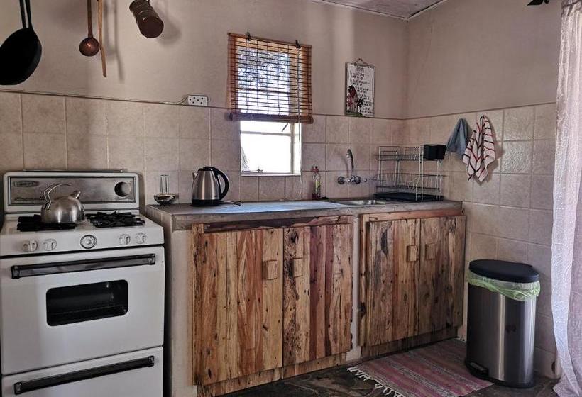 هتل Terra Rouge Guestfarm & Sonstraal Farmhouse