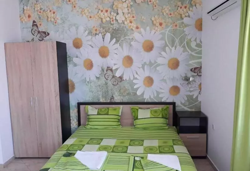 پانسیون Guest House Yanina