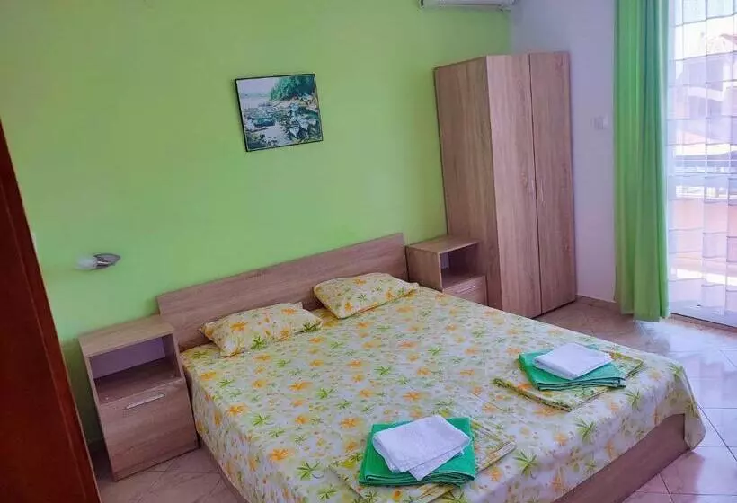 پانسیون Guest House Yanina