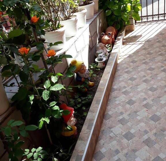 פנסיון Guest House Yanina