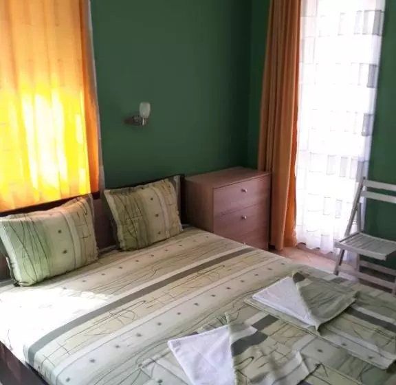 پانسیون Guest House Yanina