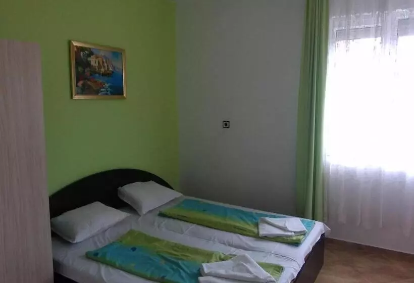 پانسیون Guest House Yanina