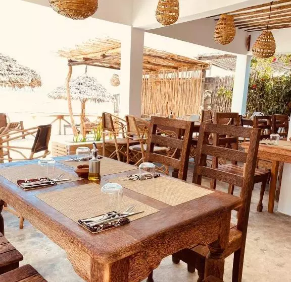 Majatalo Helwas Zanzibar Beach
