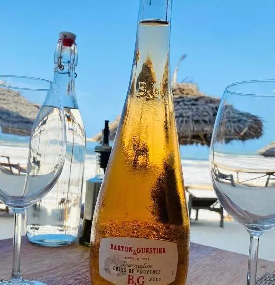 Majatalo Helwas Zanzibar Beach