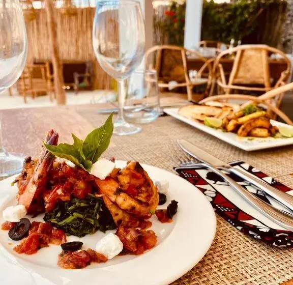 Majatalo Helwas Zanzibar Beach