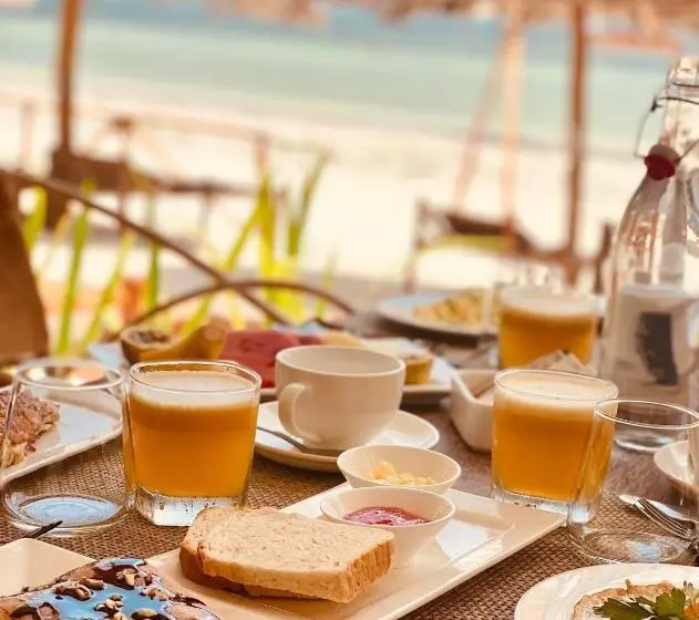 Majatalo Helwas Zanzibar Beach