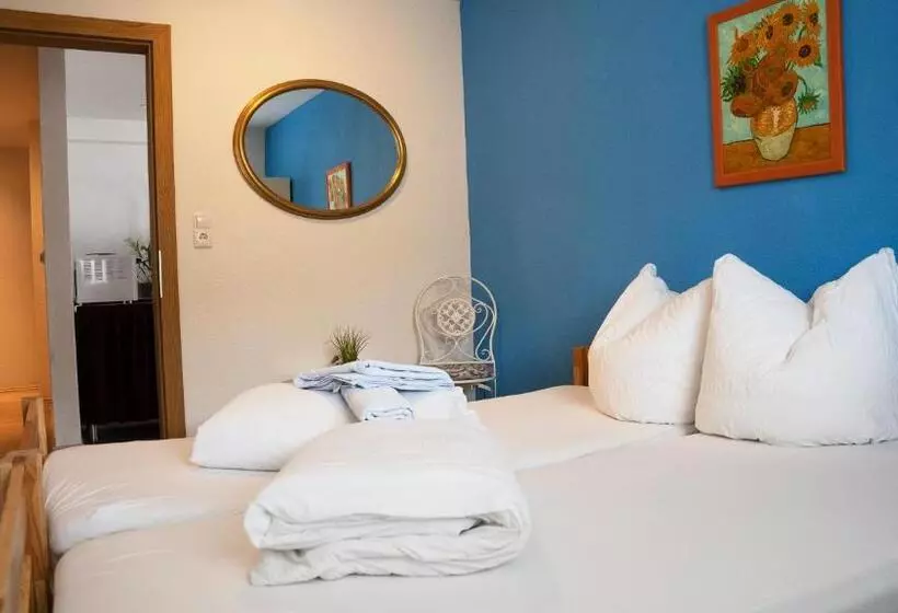ペンション Ibex Hostel