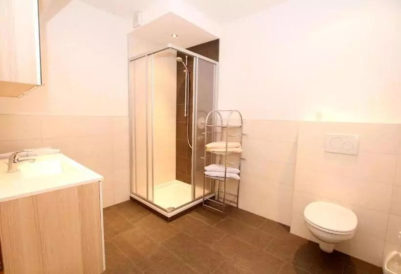 ペンション Ibex Hostel