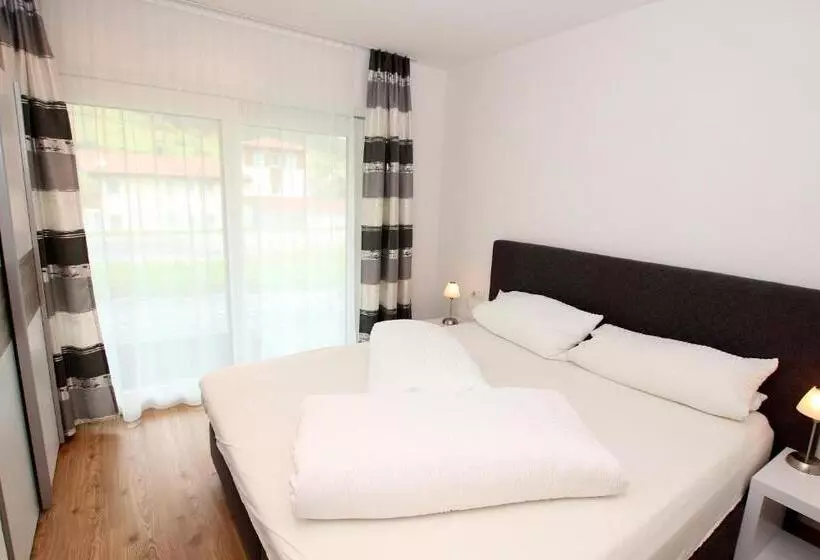 ペンション Ibex Hostel