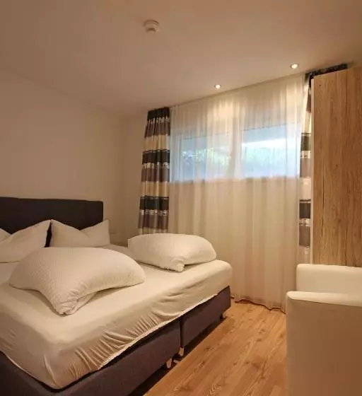 ペンション Ibex Hostel