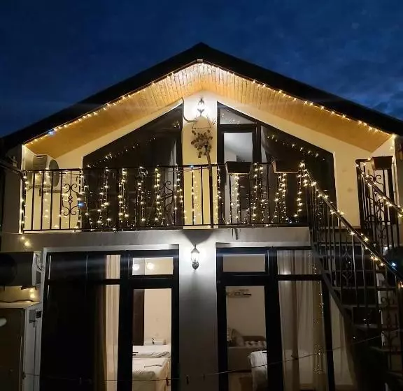 پانسیون Nitsa Guest House