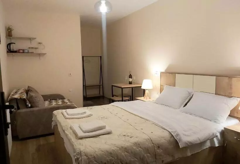 پانسیون Nitsa Guest House