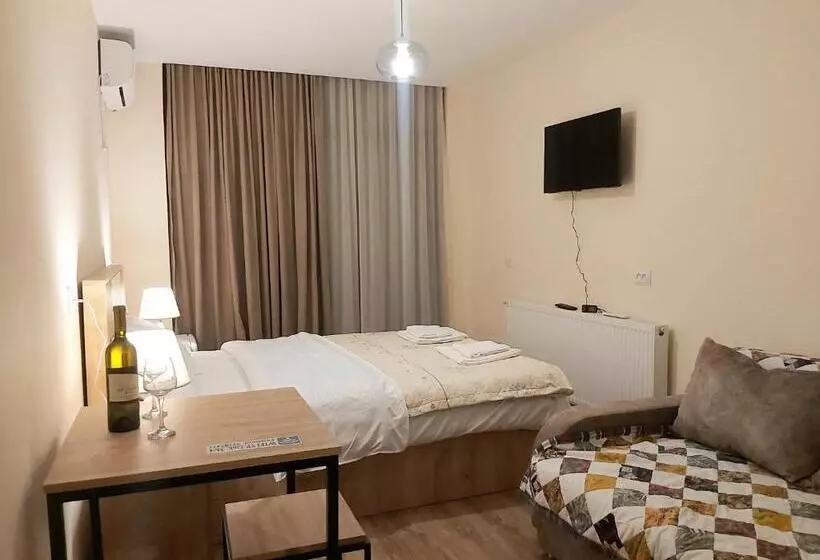 پانسیون Nitsa Guest House