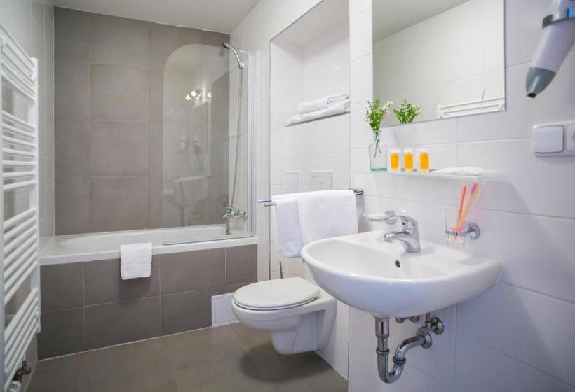 פנסיון Penzion Obora