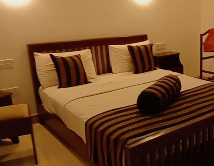 膳宿费 Shadow Inn Ella