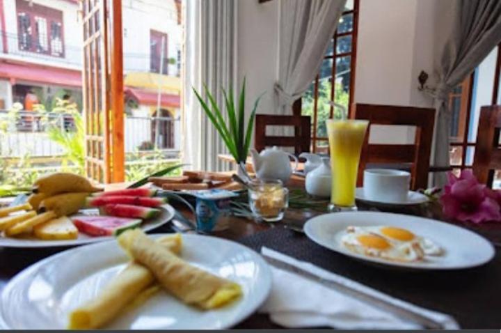 膳宿费 Shadow Inn Ella