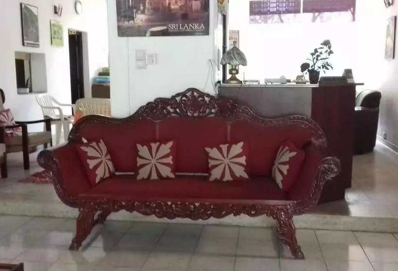 پانسیون Thilanka Beach Resort