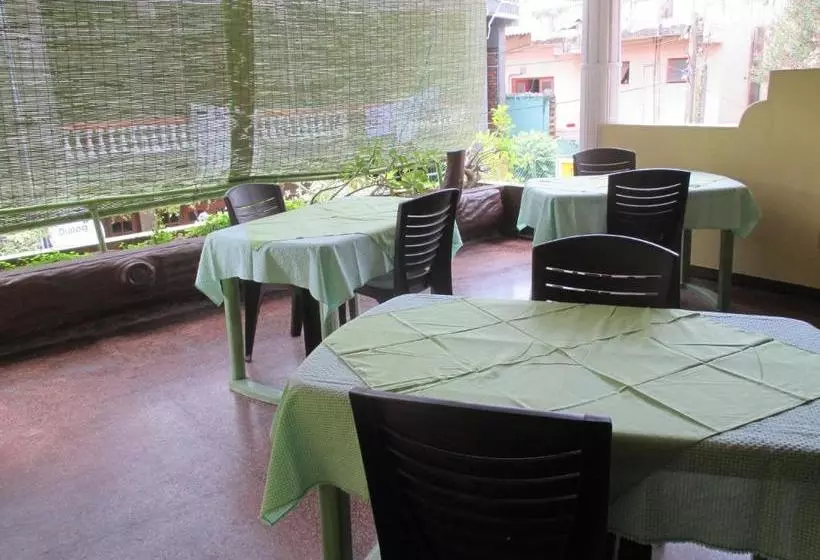 پانسیون Thilanka Beach Resort