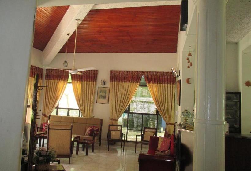 پانسیون Thilanka Beach Resort