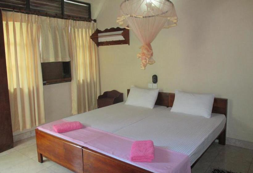 پانسیون Thilanka Beach Resort