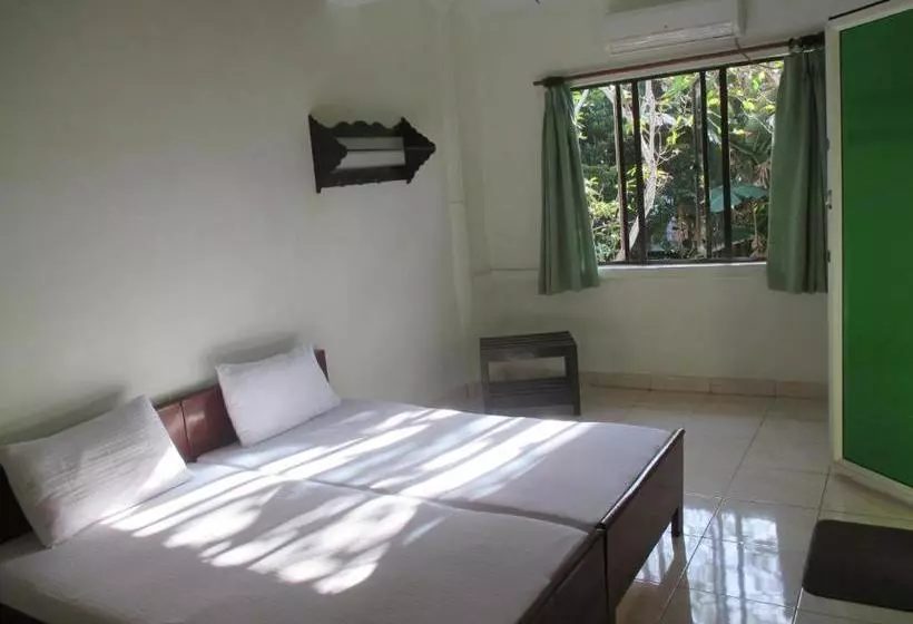 پانسیون Thilanka Beach Resort