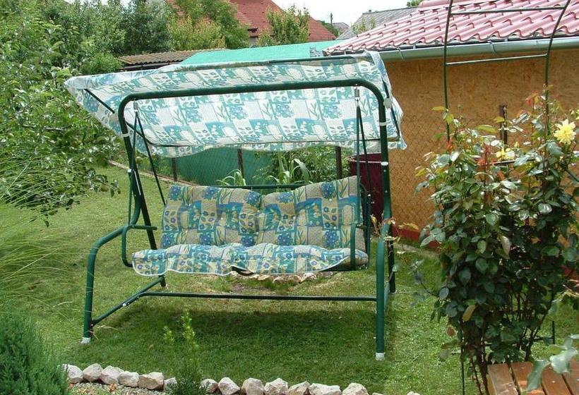 بنسيون Zsuzsi Vendégház