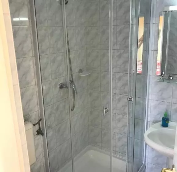 ペンション Zsuzsi Vendégház