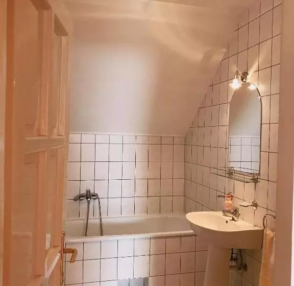 ペンション Zsuzsi Vendégház