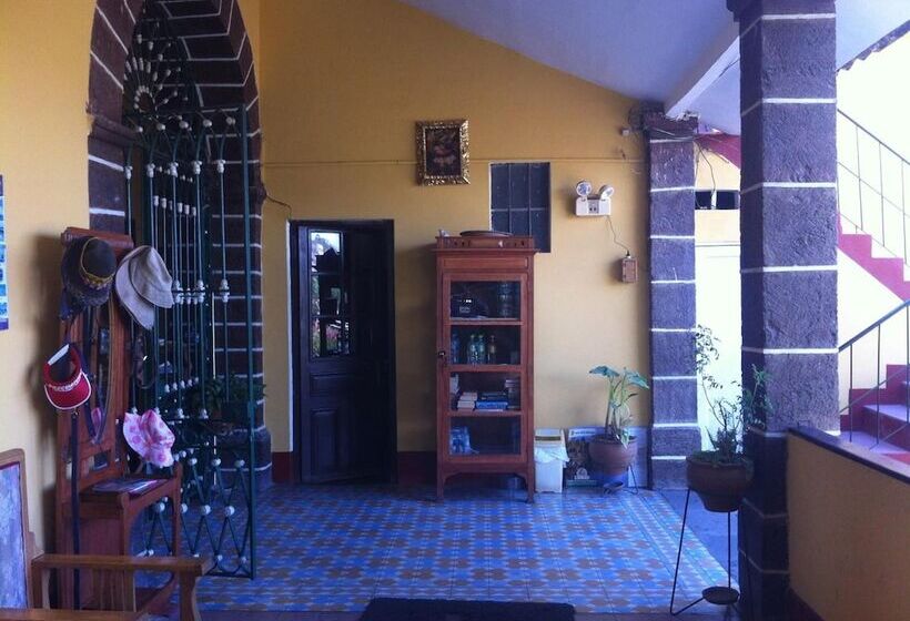 Hostel Hostal Tres Máscaras