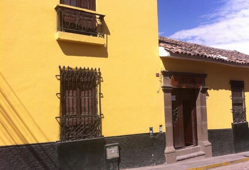 Hostel Hostal Tres Máscaras