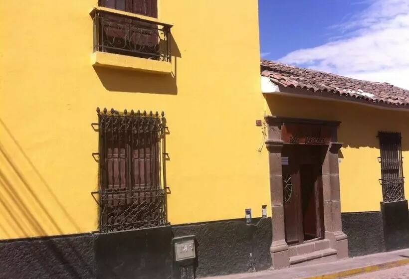 Retkeilymaja Hostal Tres Máscaras