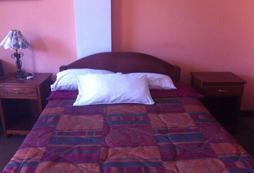 Hostel Hostal Tres Máscaras