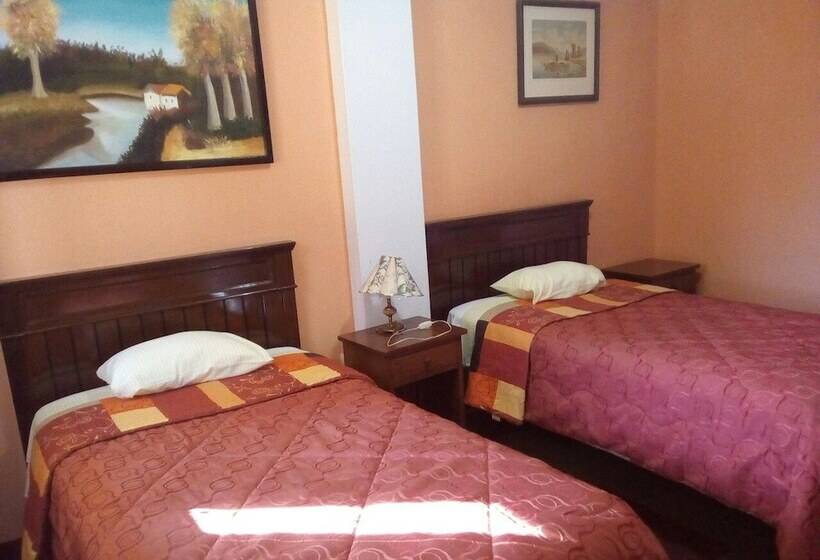 Hostel Hostal Tres Máscaras