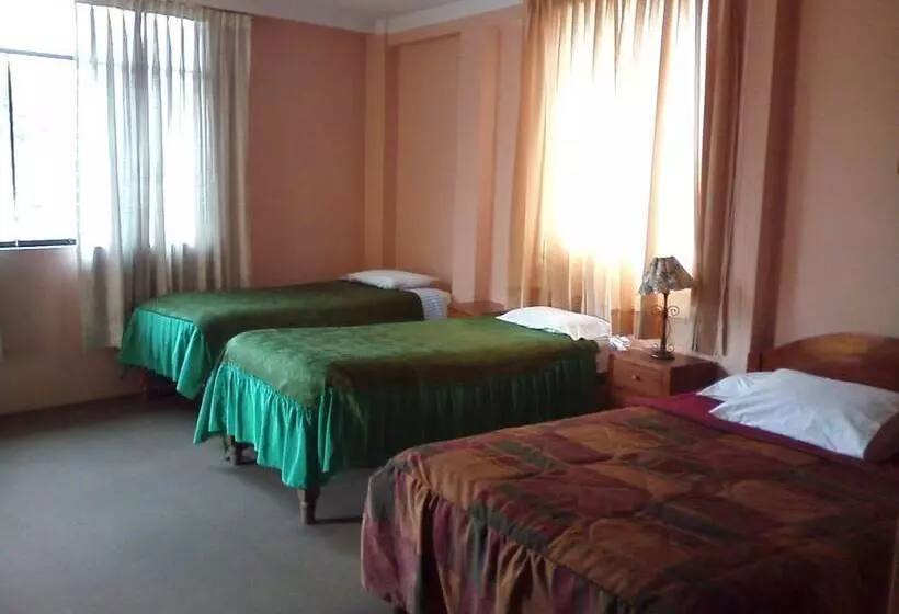Retkeilymaja Hostal Tres Máscaras