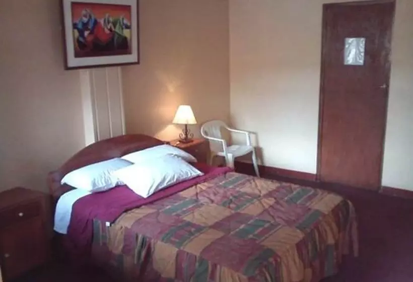 Retkeilymaja Hostal Tres Máscaras
