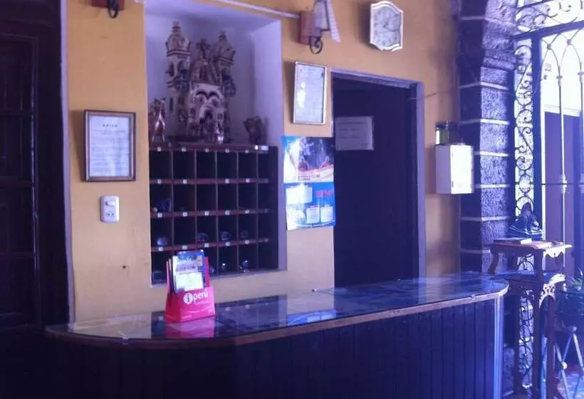 Retkeilymaja Hostal Tres Máscaras
