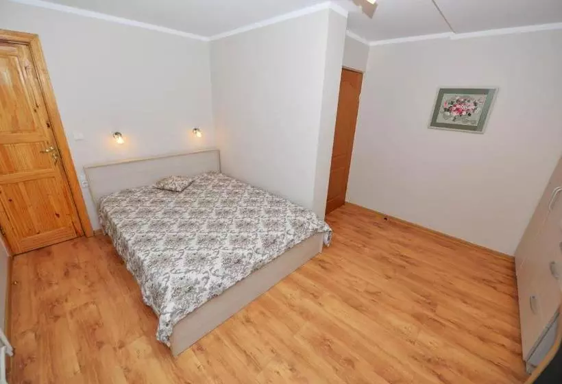 پانسیون Poilsis Prie Dineikos Parko