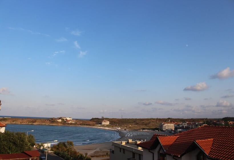 بنسيون Dream House